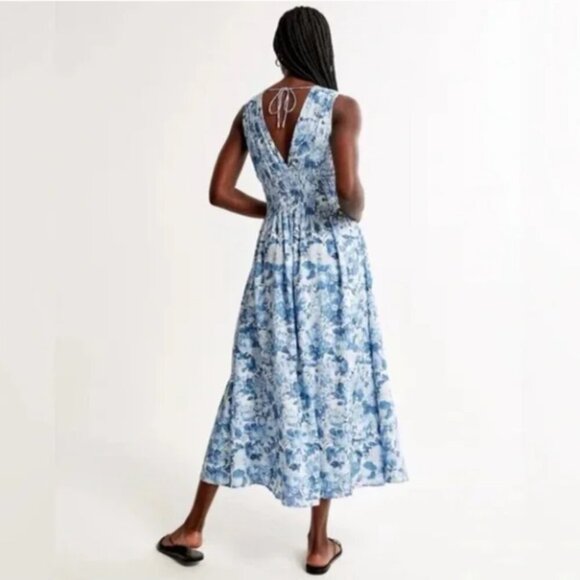 🌿 Abercrombie & Fitch Crinkle Smocked Waist Maxi Dress – Large Tall (NWOT) - Picture 4 of 11